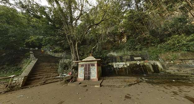 Phaladhara Panchadhara – Waterfall Near Srisailam