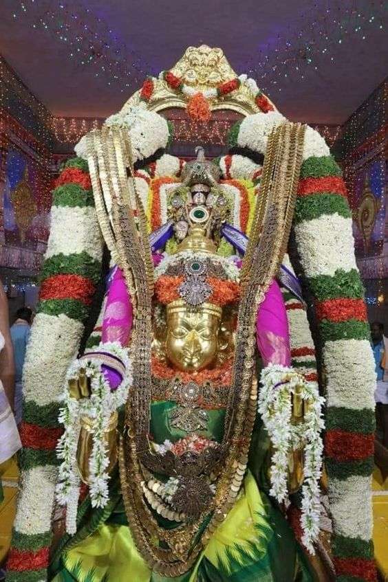 pournima garuda seva at tirumala